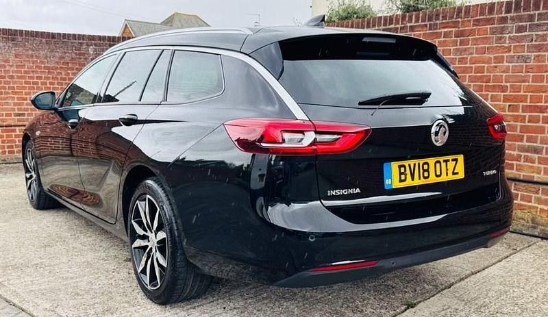 Used Vauxhall Insignia SRi 165 HP (121 kW) 2018 Black Estate