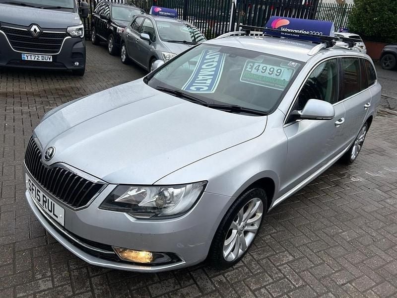 Used Skoda Superb SE 140 HP (102 kW) 2015 Silver Estate
