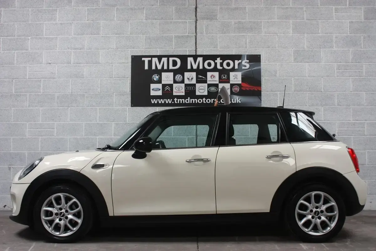 Used Mini Cooper D Hatch 116 HP (85 kW) 2016 White Hatchback