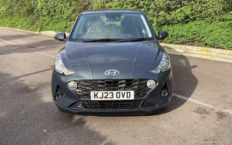 Used Hyundai i10 SE 84 HP (61 kW) 2023 Grey Hatchback