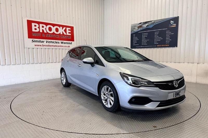 Used Vauxhall Astra Business Edition 130 HP (95 kW) 2020 Silver Hatchback