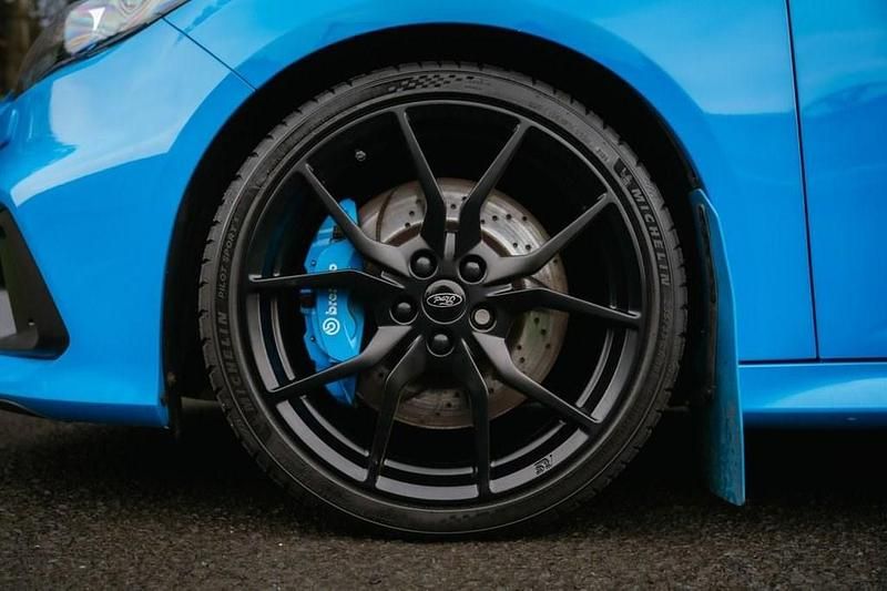 Used Ford Focus RS 380 HP (279 kW) 2016 Blue Hatchback