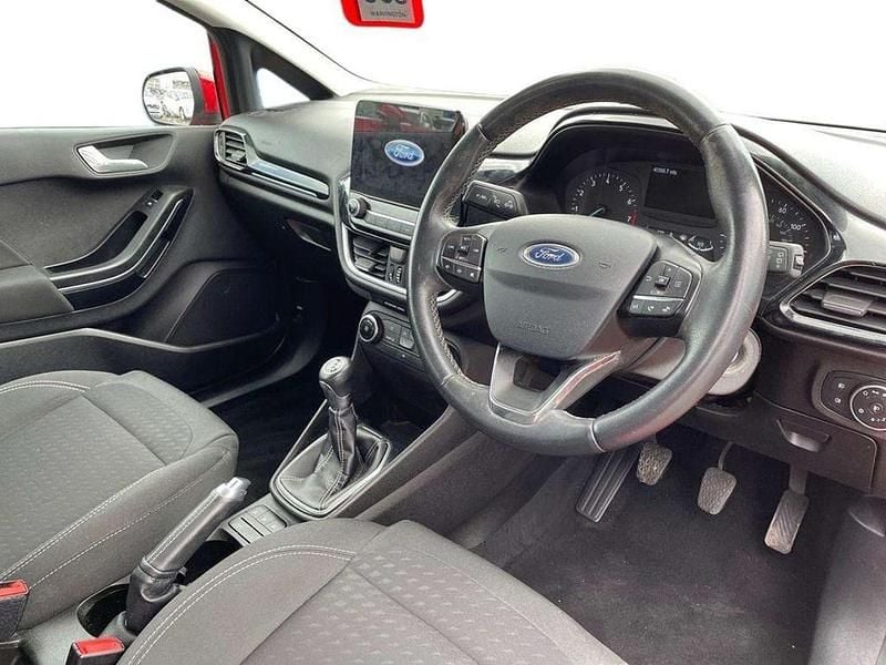 Used Ford Fiesta Zetec 84 HP (61 kW) 2019 Red Hatchback