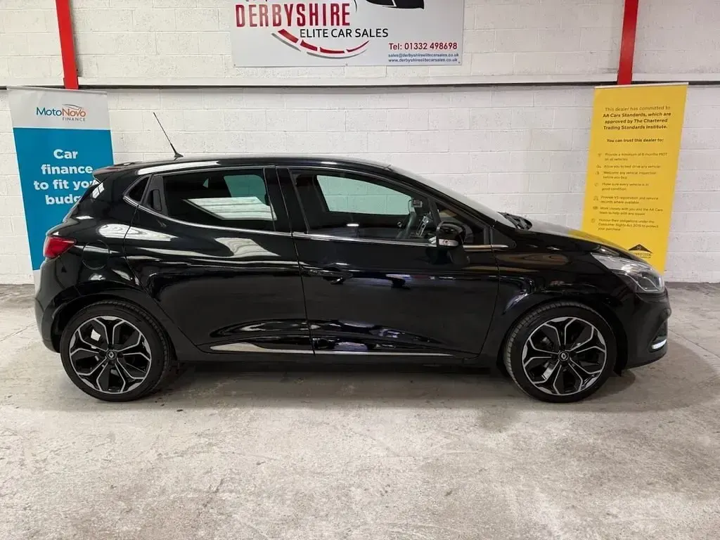 Usado Renault Clio IV Iconic 75 HP (55 kW) 2018 Preto Citadino