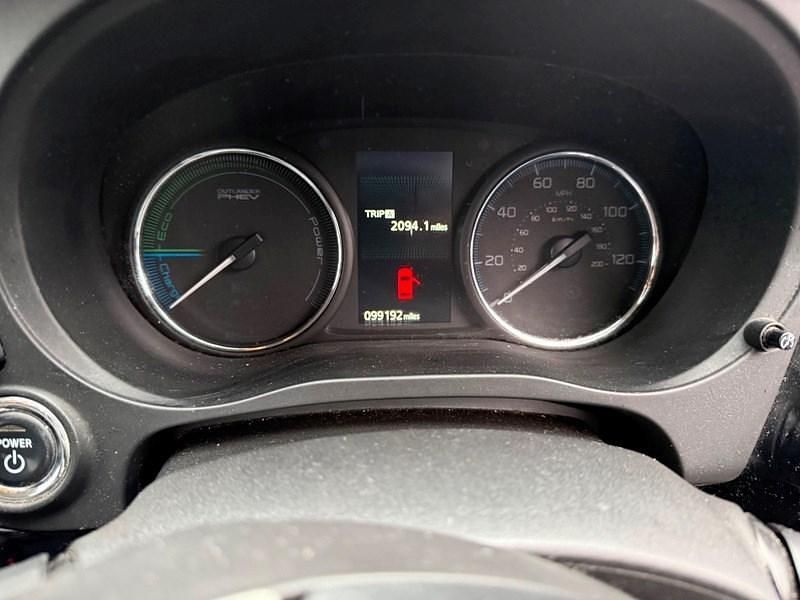 Used Mitsubishi Outlander P-HEV 2015 White Estate