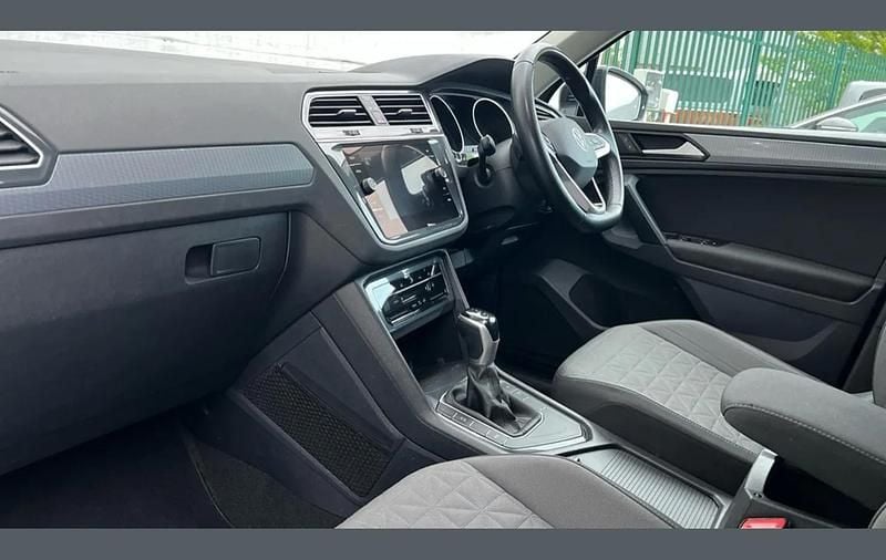 Used VW Tiguan Life 150 HP (110 kW) 2021 Deep black pearl SUV