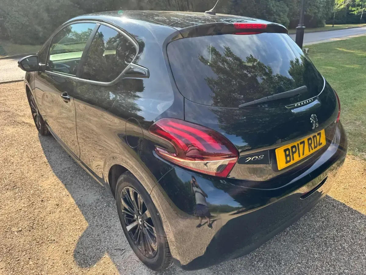 Used Peugeot 208 2017 Black Hatchback