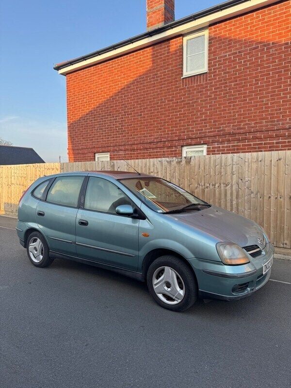 Grey Used 2002 Nissan Almera Tino S MPV | £995 - Image 1/4