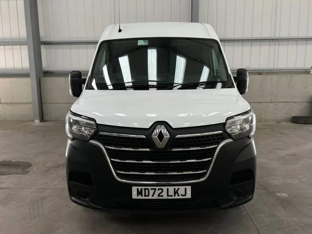 Begagnad Renault Master Business 135 HK (99 kW) 2022 Vit Minibuss
