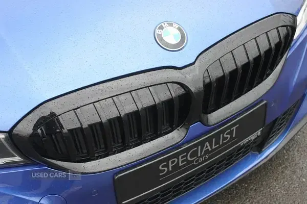 Usado BMW 320 M Sport 2023 Negro Familiar