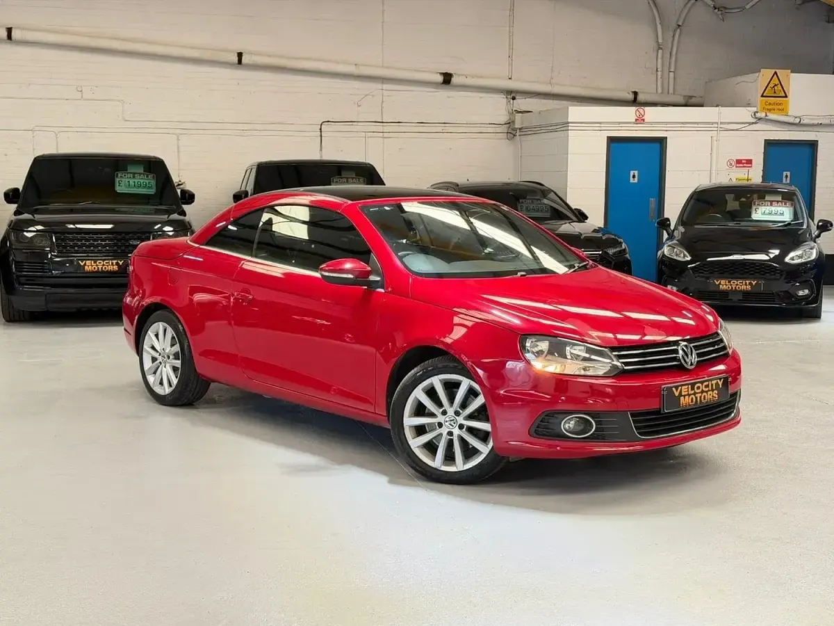 Used VW Eos SE 140 HP (102 kW) 2011 Red Cabriolet