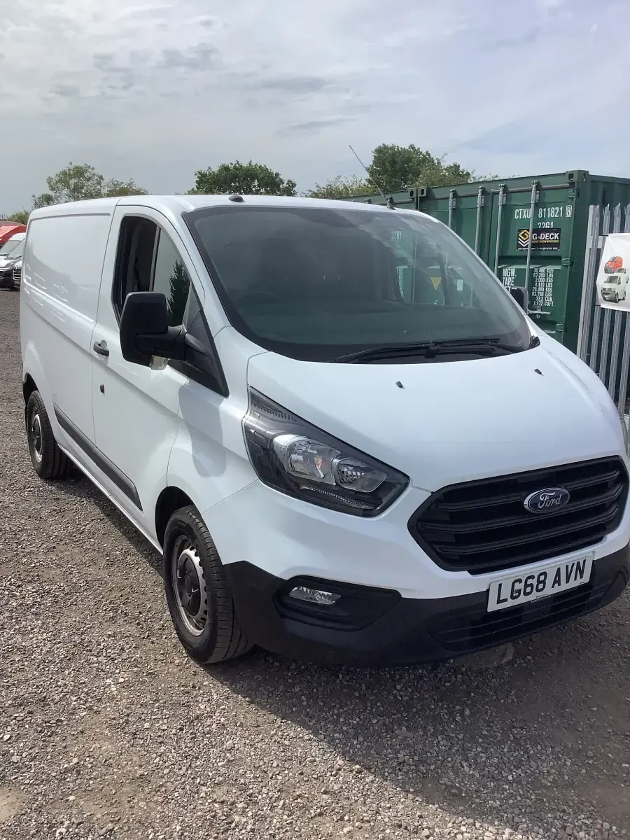 Used Ford Transit Custom 105 HP (77 kW) 2018 White Van