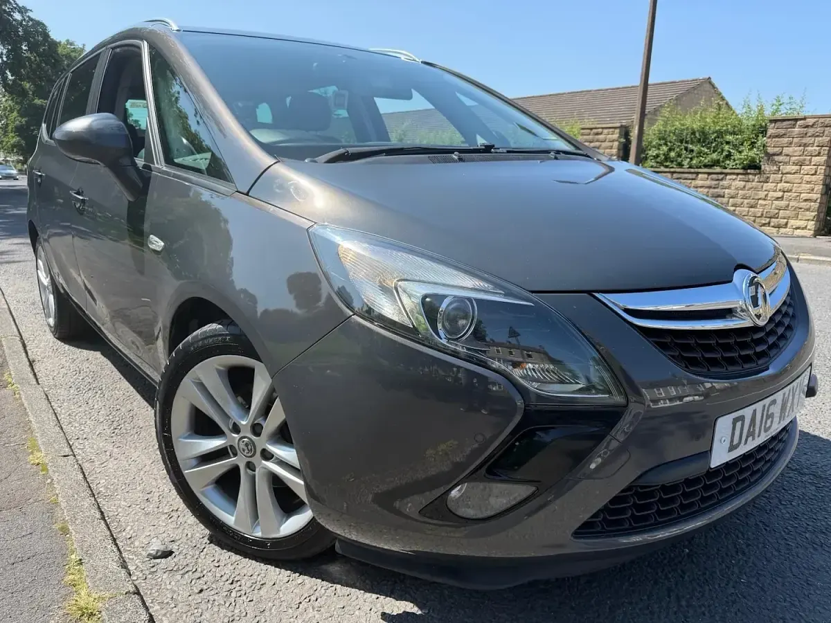 Used Vauxhall Zafira SRi 140 HP (102 kW) 2016 Grey MPV