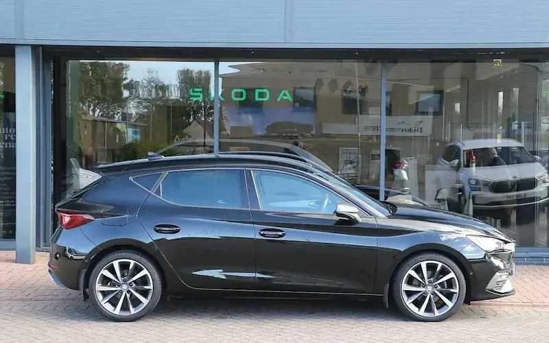Used Seat Leon FR Sport 150 HP (110 kW) 2023 Black Hatchback