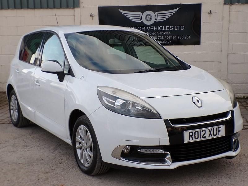 White Used 2012 Renault Scénic III Dynamique MPV | £3,250 (Fair price) - Image 1/4