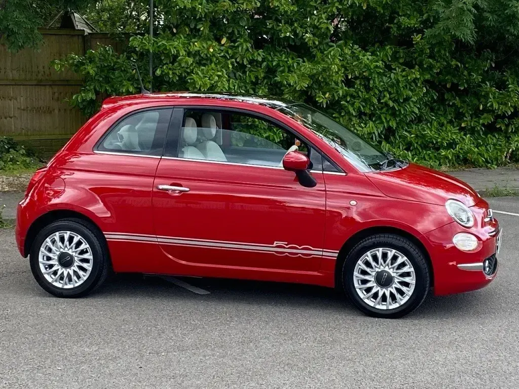Used Fiat 500 Lounge 69 HP (50 kW) 2015 Red Hatchback