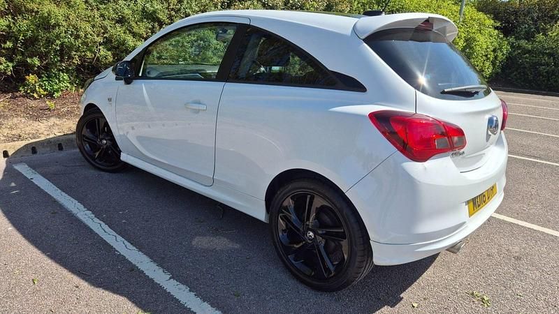 Second-hand Vauxhall Corsa Edition 75 CP (55 kW) 2016 Alb Hatchback