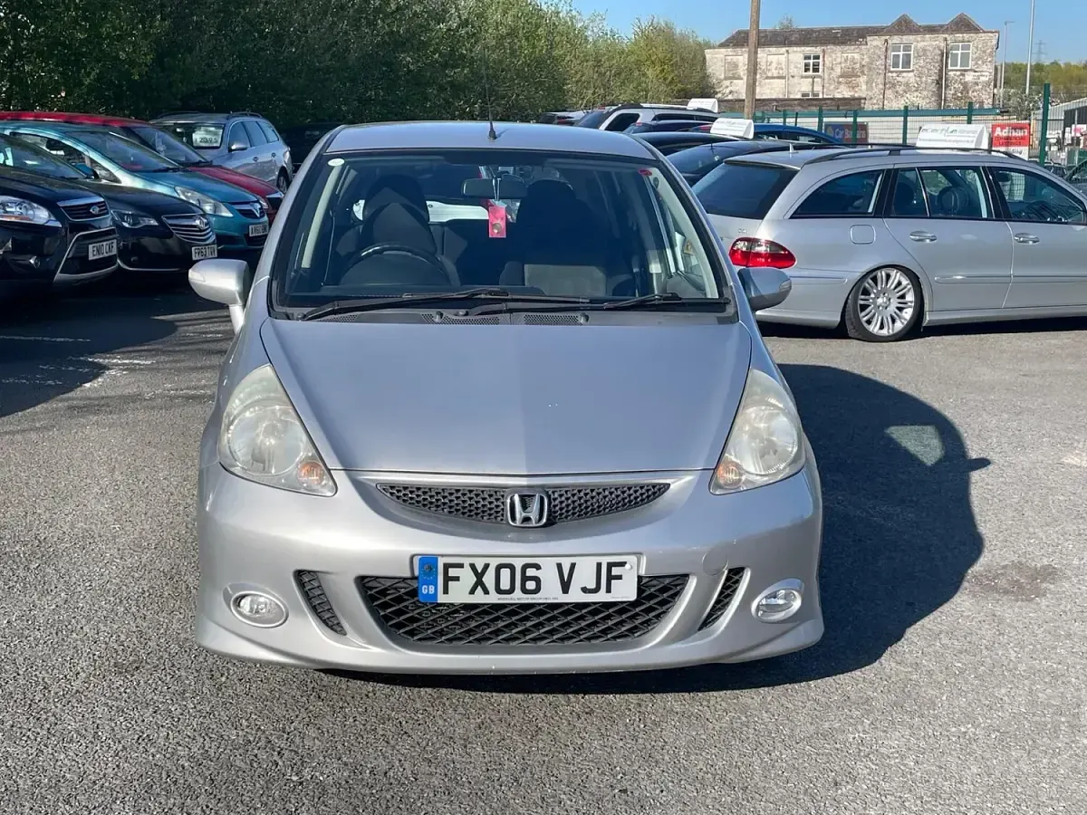 Used Honda Jazz Sport 83 HP (61 kW) 2006 Silver Hatchback