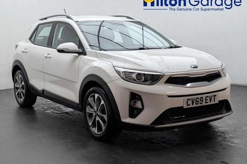 White Used 2019 Kia Stonic SUV | £9,750 (Good price) - Image 1/1