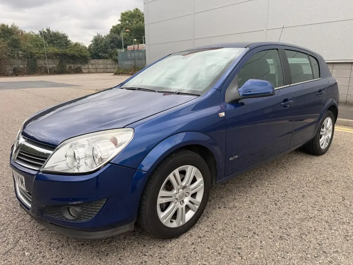 Used Vauxhall Astra Elite 115 HP (84 kW) 2009 Blue Hatchback