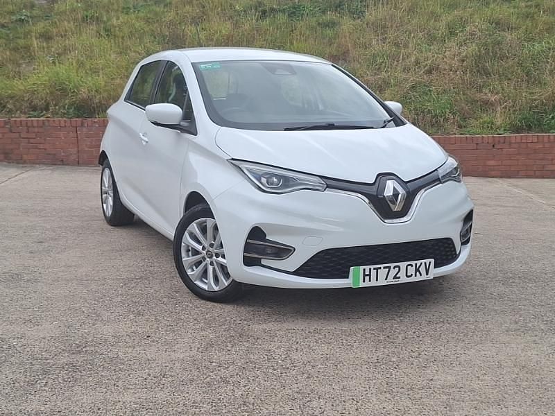 White Used 2022 Renault Rapid SE Hatchback | £11,498 (A bit pricey) - Image 1/4