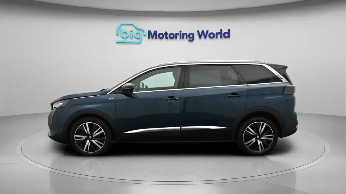 Used Peugeot 5008 Premium 131 HP (96 kW) 2022 Blue SUV