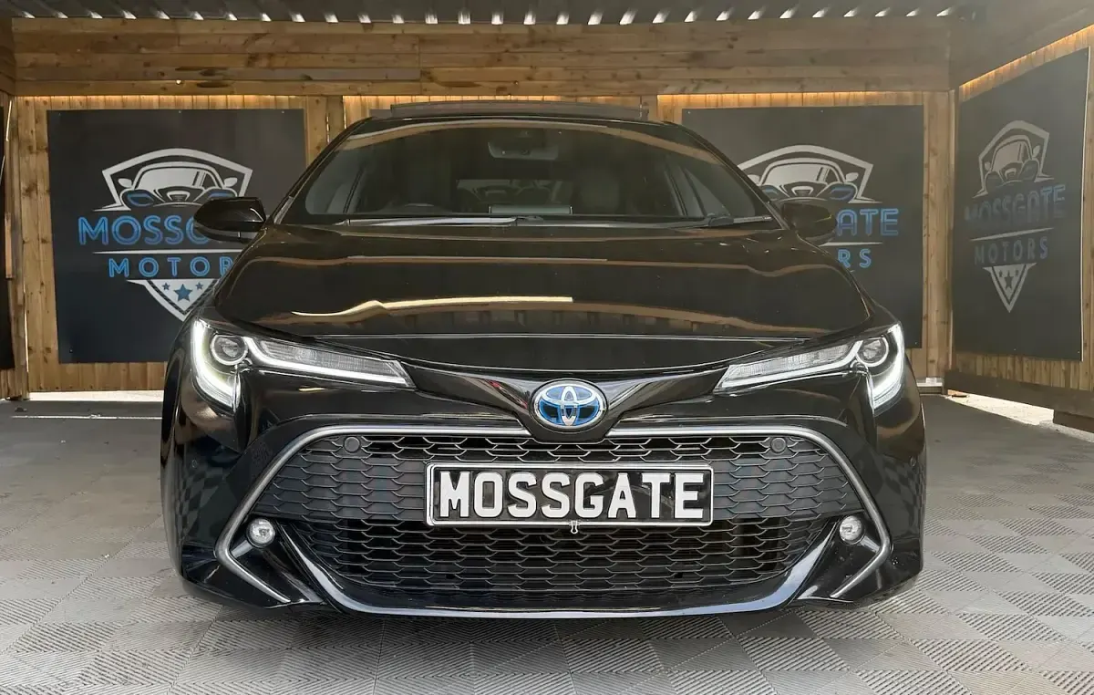 Used Toyota Corolla 122 HP (89 kW) 2019 Black Hatchback