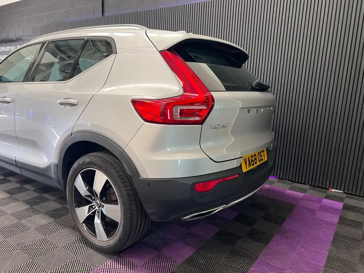 Used Volvo XC40 Inscription 190 HP (139 kW) 2019 Silver SUV