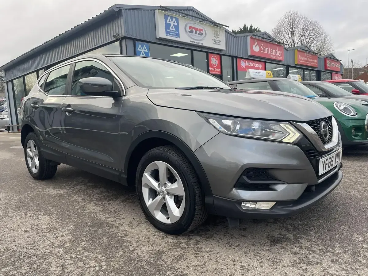 Gebraucht Nissan Qashqai Acenta Premium 140 PS (102 kW) 2019 Grau SUV