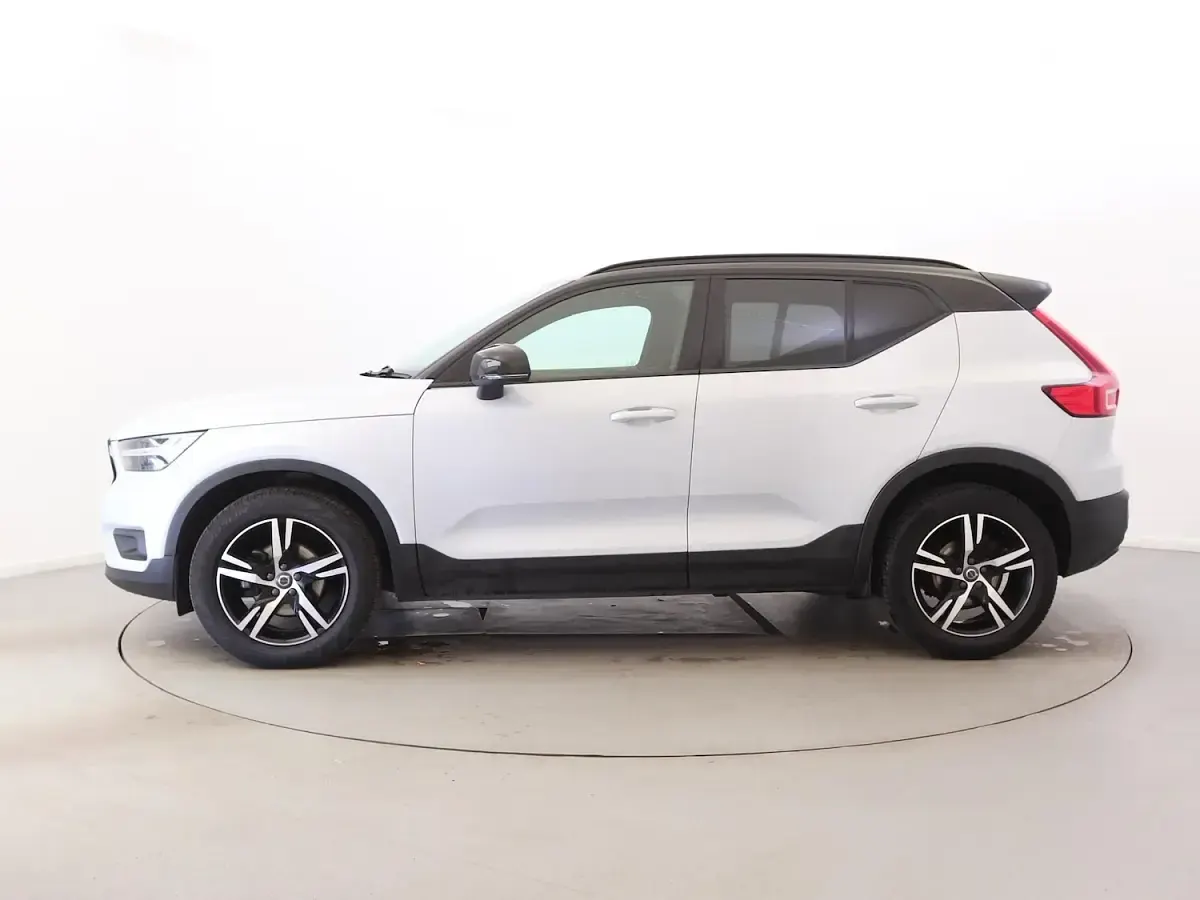 Used Volvo XC40 R-Design 163 HP (119 kW) 2021 Silver SUV