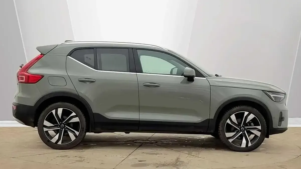 Usado Volvo XC40 Ultra 197 HP (144 kW) 2025 Verde SUV
