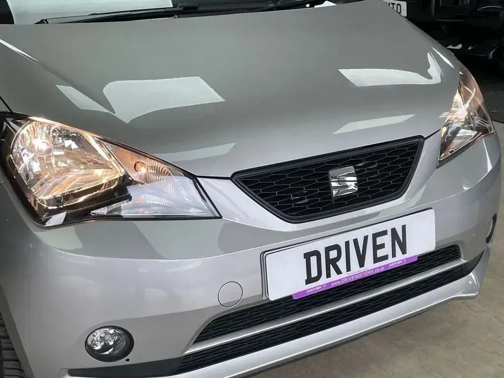 Used Seat Mii Design 75 HP (55 kW) 2016 Silver Hatchback