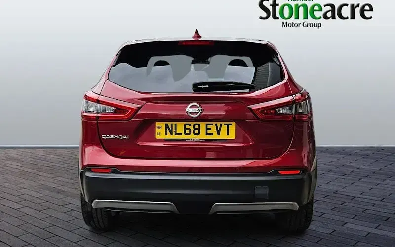 Used Nissan Qashqai Tekna 116 HP (85 kW) 2018 Red SUV