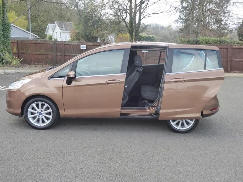 Used Ford B-MAX Titanium 2017 Brown MPV