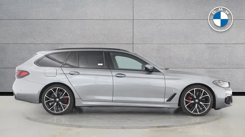 Used BMW 520 M Sport 187 HP (137 kW) 2023 Grey Estate