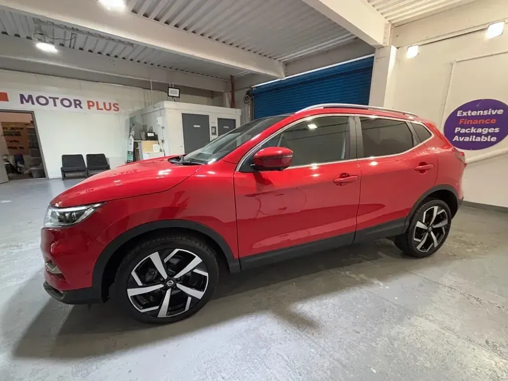 Used Nissan Qashqai S 160 HP (117 kW) 2020 Red SUV