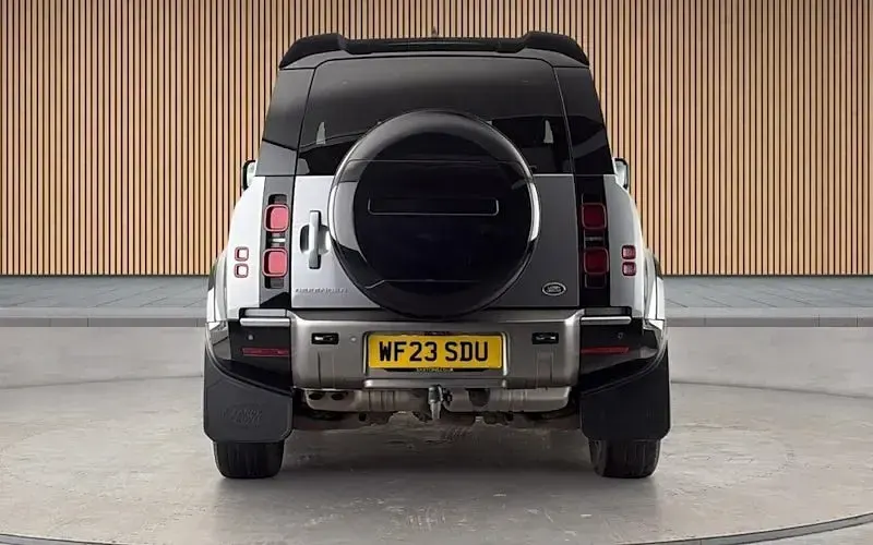Used Land Rover Defender SE Dynamic 249 HP (183 kW) 2025 SUV