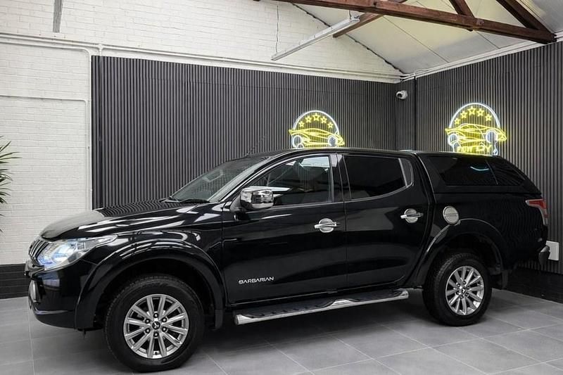 Used Mitsubishi L200 2016 Black Pickup