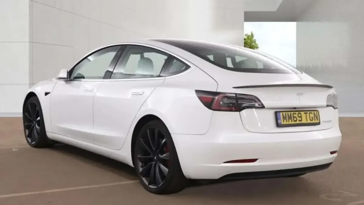 Used Tesla Model 3 Performance 461 kW (627 HP) 2019 White Sedan