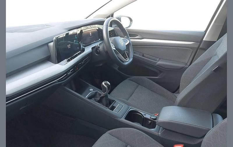 Used VW Golf VIII Life 130 HP (95 kW) 2024 Grey Hatchback