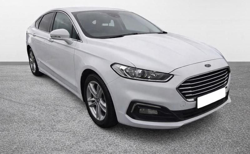 White Used 2019 Ford Mondeo Zetec Hatchback | £7,199 (Fair price) - Image 1/4