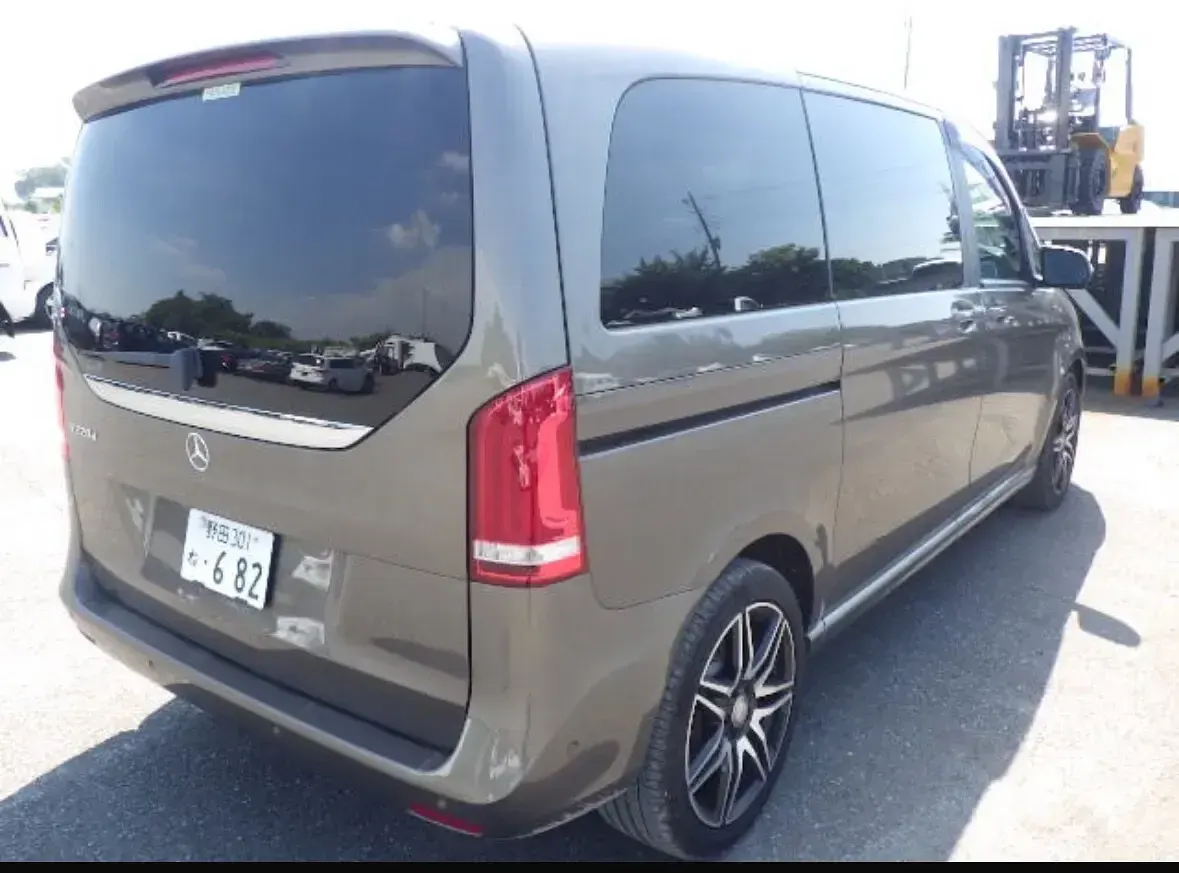 Used Mercedes V220 AMG line 163 HP (119 kW) 2018 Brown MPV