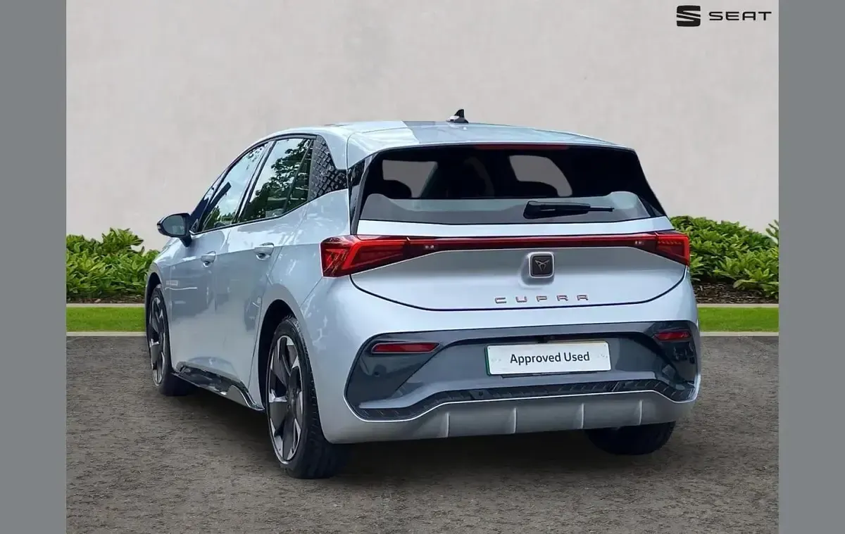 Ny Cupra Born e-Boost 169 kW (231 HK) 2025 Silver Halvkombi