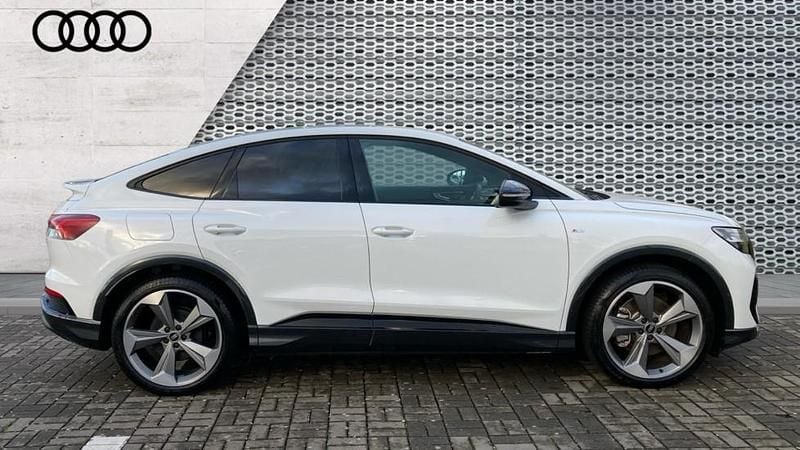 Used Audi Q4 e-tron Black Edition 210 kW (286 HP) 2025 White SUV