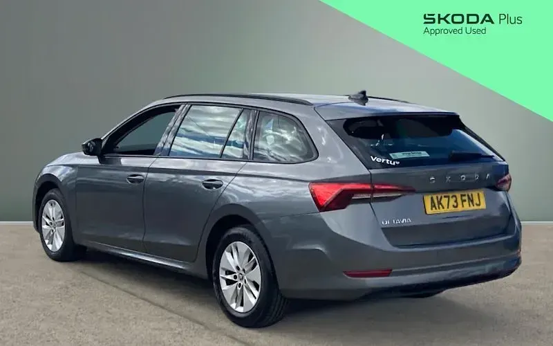 Used Skoda Octavia SE 110 HP (80 kW) 2023 Grey Estate