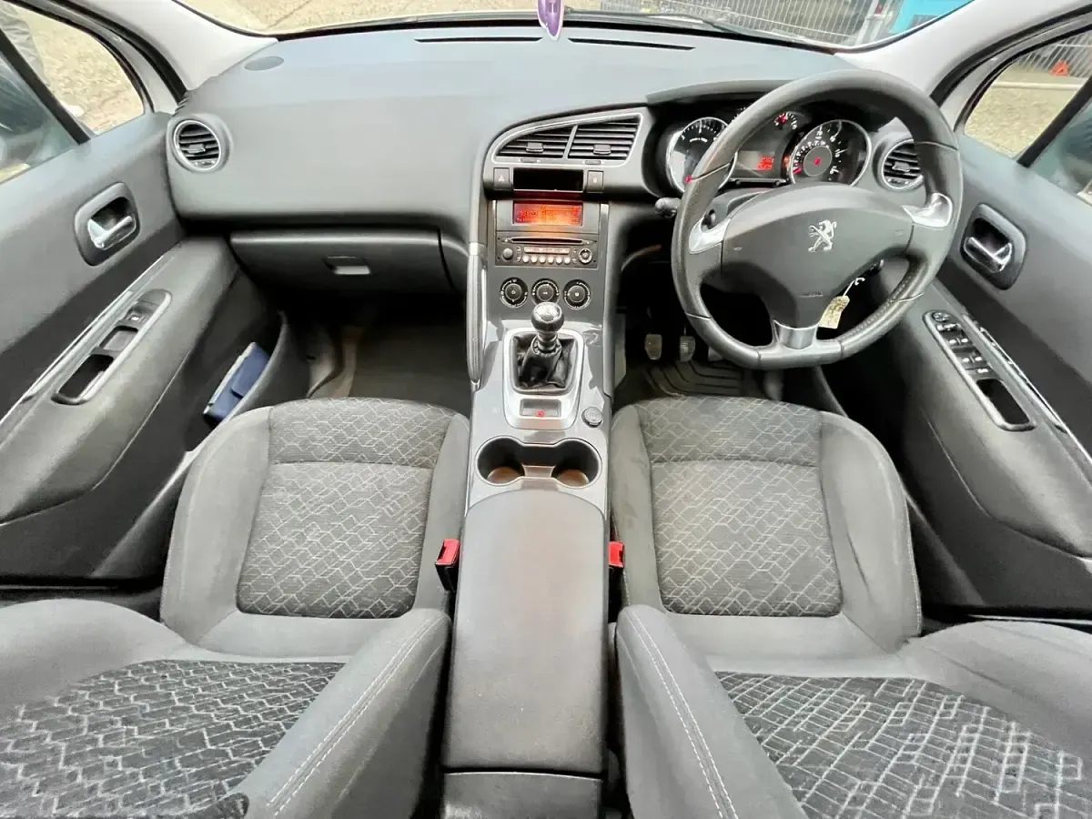 Used Peugeot 3008 Active 113 HP (83 kW) 2014 White Estate
