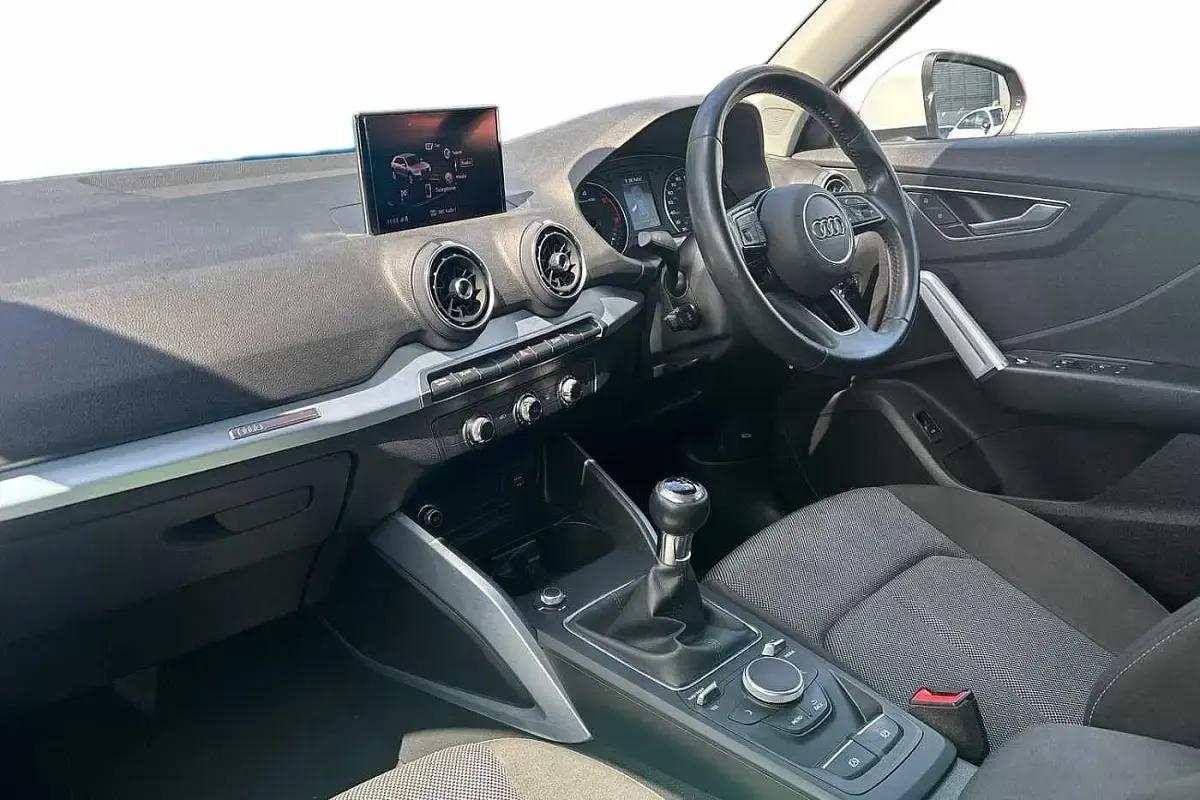 Used Audi Q2 Sport 116 HP (85 kW) 2019 White SUV