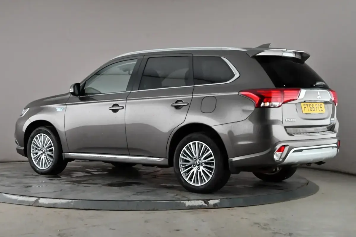 Used Mitsubishi Outlander P-HEV 2018 Brown Estate
