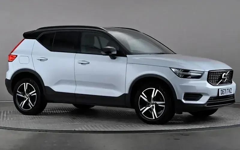 Used Volvo XC40 R-Design 163 HP (119 kW) 2021 SUV