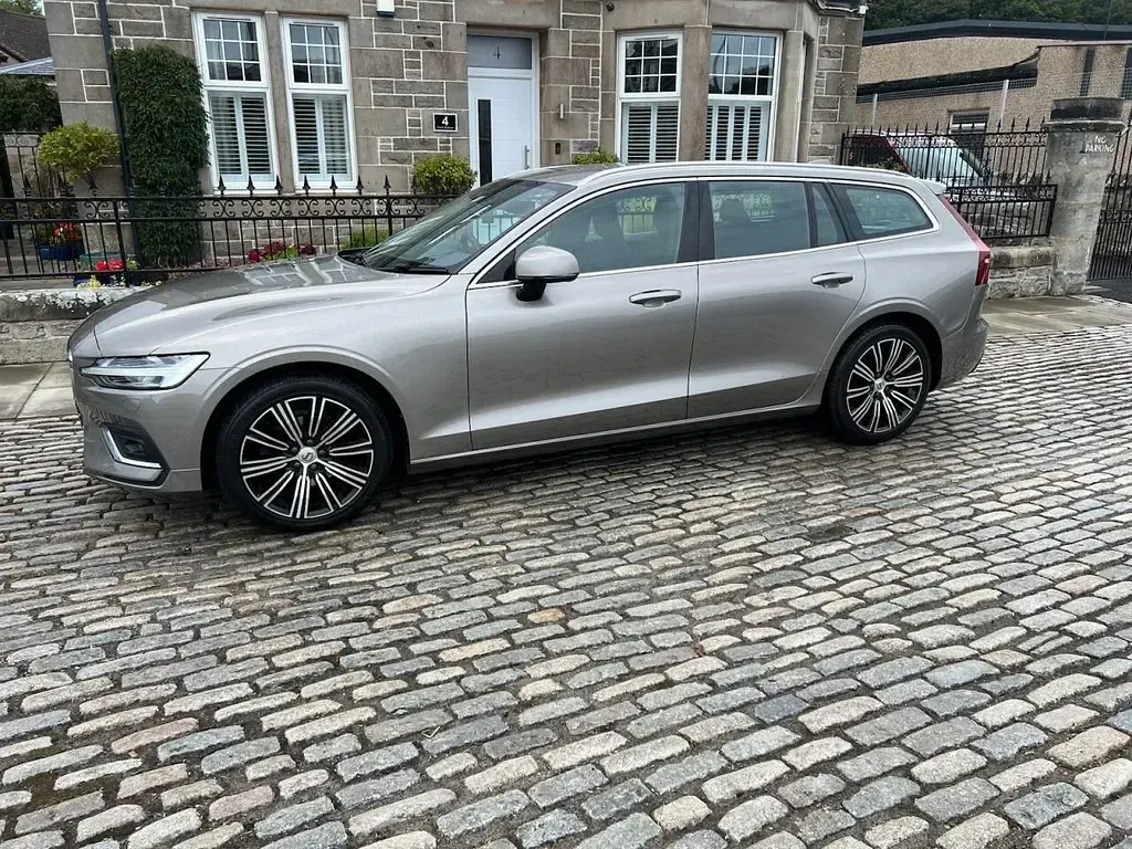 Used Volvo V60 Inscription 190 HP (139 kW) 2019 Grey Estate